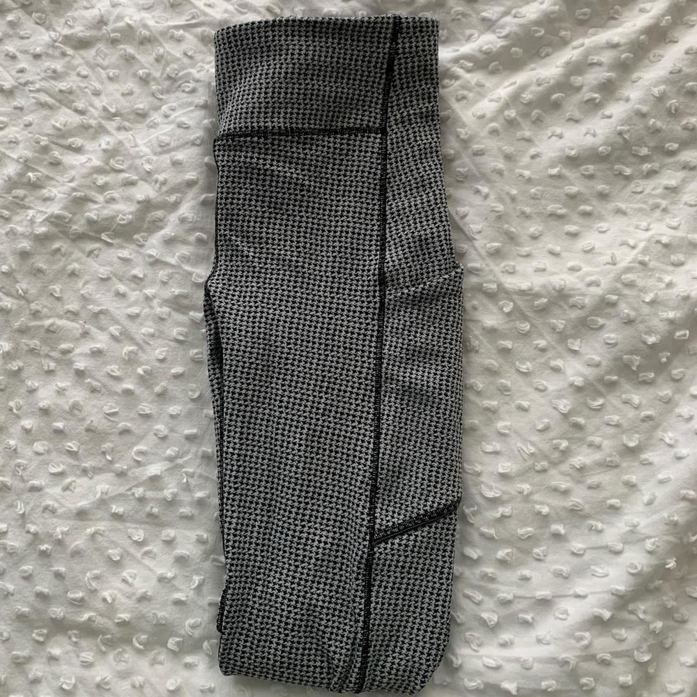 Lululemon leggings, size 6